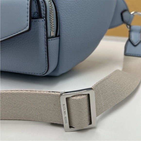 Michael Kors Maisie Large Pebbled Leather 2-in-1 Sling Pack Fanny Pack Waist Bag - Picture 13 of 16